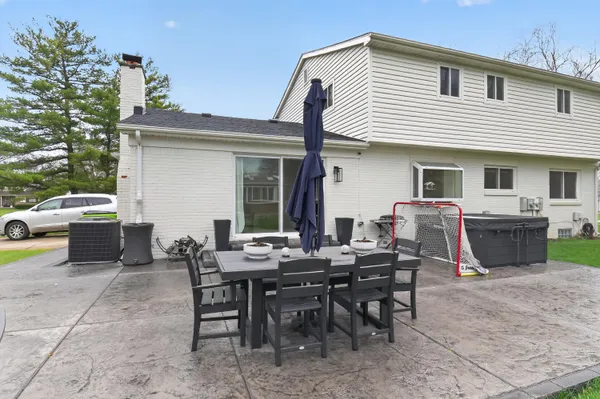 $650,000 | 15895 Hickory Ridge Drive, Northville, MI 48168