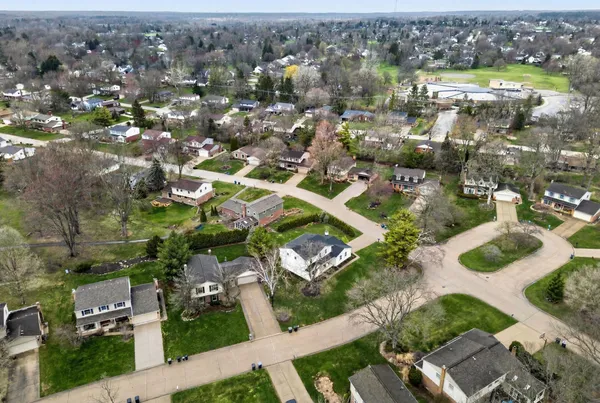 $650,000 | 15895 Hickory Ridge Drive, Northville, MI 48168