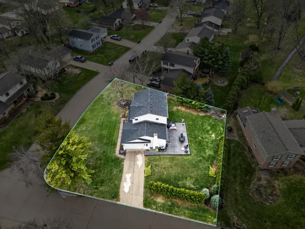 $650,000 | 15895 Hickory Ridge Drive, Northville, MI 48168
