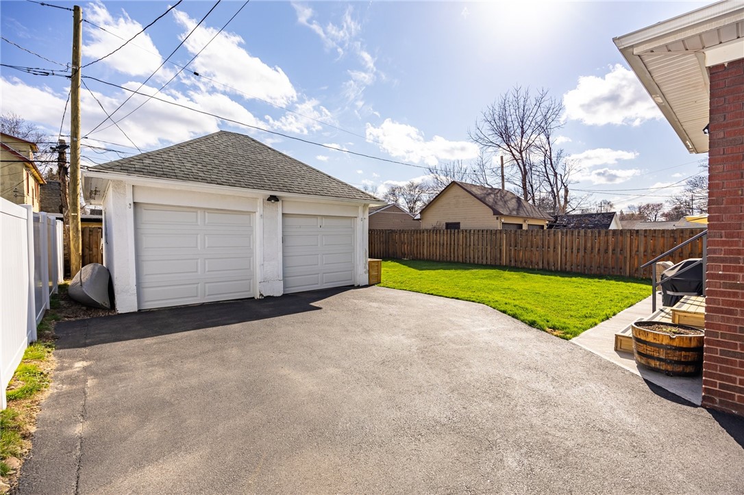 305 Hurstbourne Road Irondequoit, NY 14609 - Photo 18 of 22