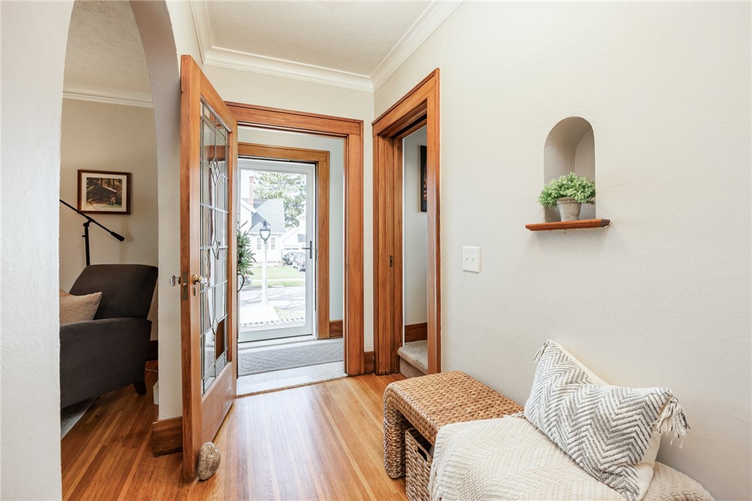 305 Hurstbourne Road Irondequoit, NY 14609 - Photo 3 of 22