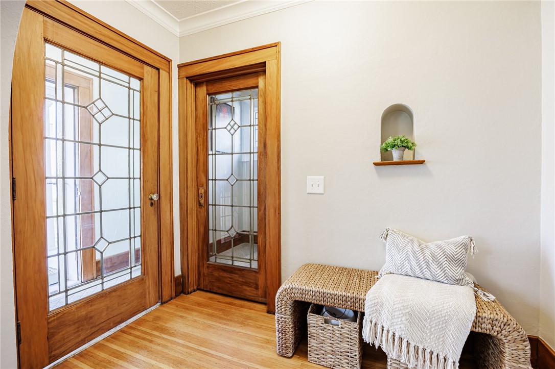 305 Hurstbourne Road Irondequoit, NY 14609 - Photo 4 of 22