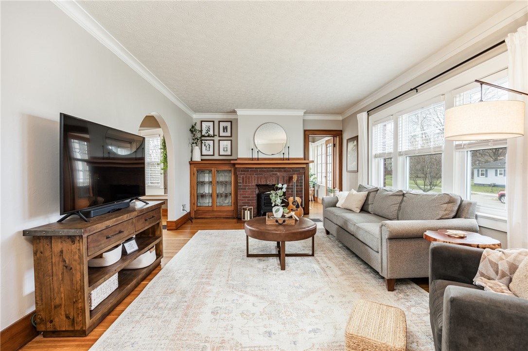 305 Hurstbourne Road Irondequoit, NY 14609 - Photo 5 of 22