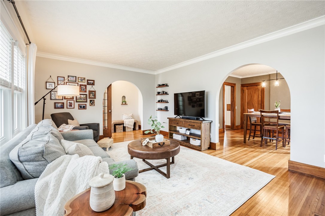 305 Hurstbourne Road Irondequoit, NY 14609 - Photo 6 of 22