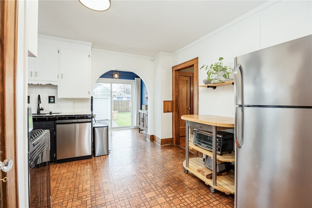 305 Hurstbourne Road Irondequoit, NY 14609 - Photo 9 of 22