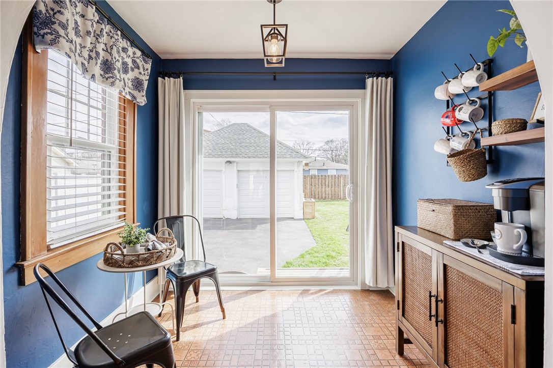 305 Hurstbourne Road Irondequoit, NY 14609 - Photo 10 of 22