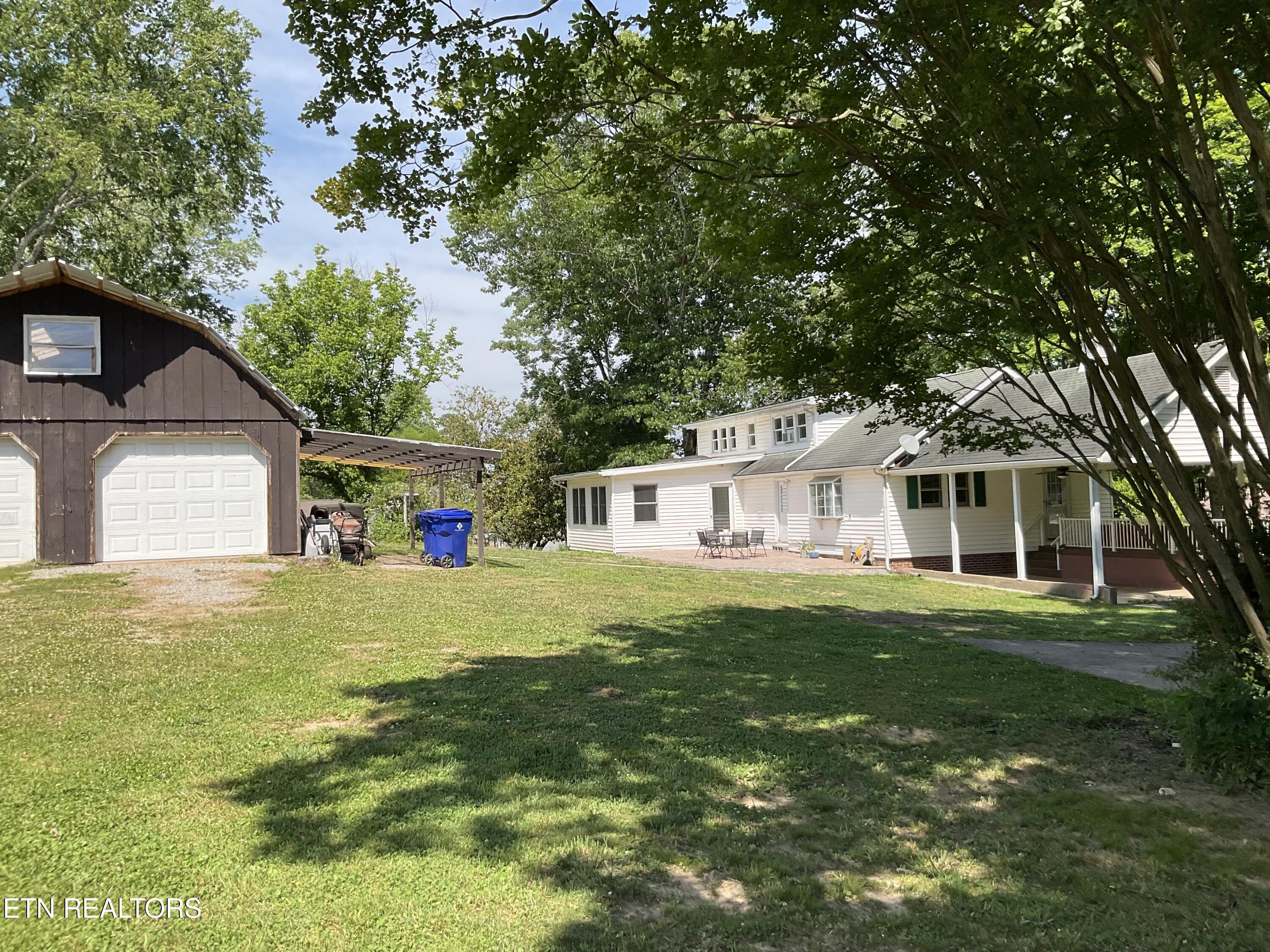 328 Ridgeview Drive Clinton, TN 37716 - Photo 37 of 45 Rear View