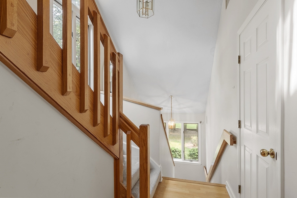 31 Pointe Rok Drive, Unit 31 Worcester, MA 01604 - Photo 8 of 32 a view of an entryway with staircase