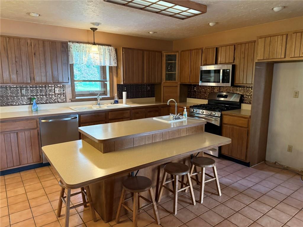 256 Finnin Road New Kensington, PA 15068 - Photo 14 of 44 Kitchen island