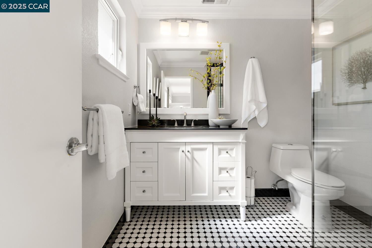 1381 Rosal Lane Concord, CA 94521 - Photo 19 of 48