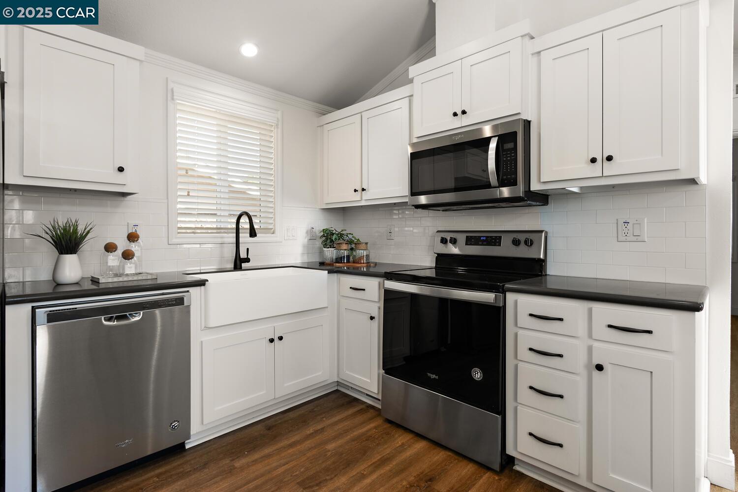 1381 Rosal Lane Concord, CA 94521 - Photo 34 of 48