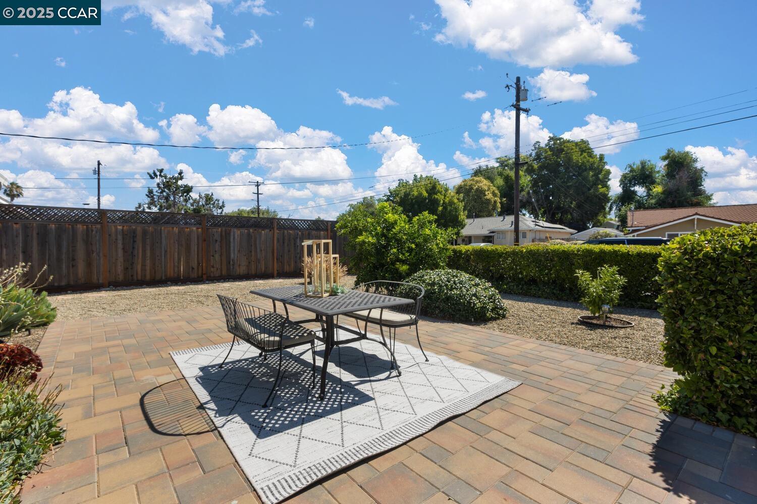 1381 Rosal Lane Concord, CA 94521 - Photo 4 of 48