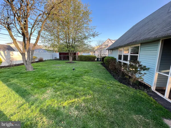 $2,900 | 15 Catalpa Lane, Levittown, PA 19055