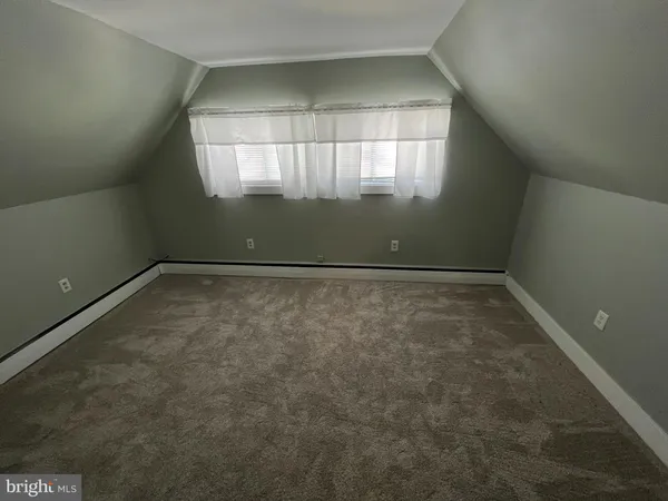 $2,900 | 15 Catalpa Lane, Levittown, PA 19055