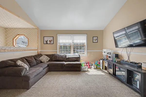 $375,000 | 31 Oak Street, Newport, NH 03773