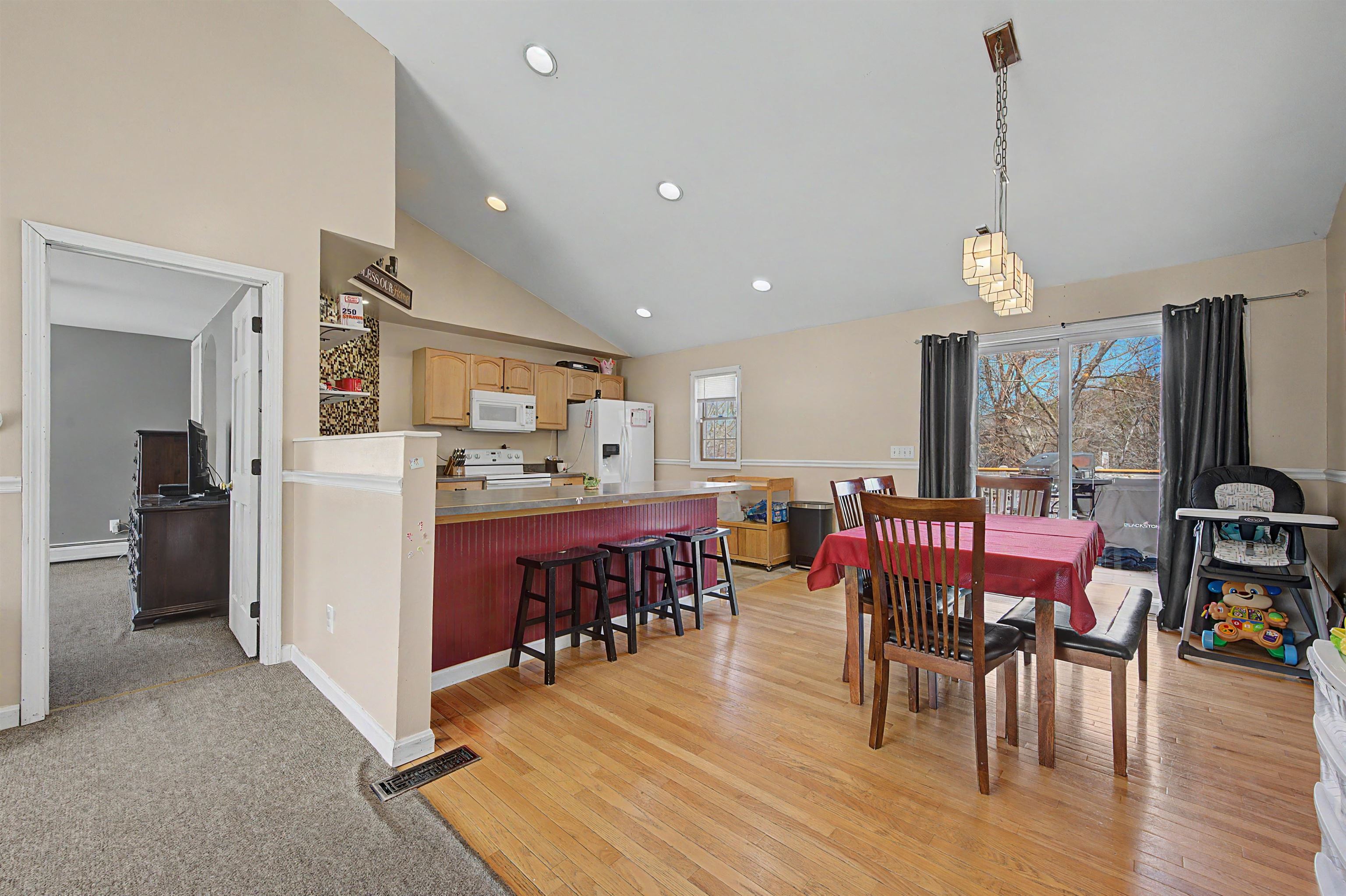 31 Oak Street Newport, NH 03773 - Photo 3 of 47