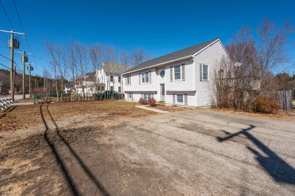 $375,000 | 31 Oak Street, Newport, NH 03773