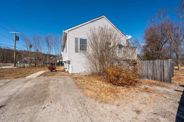 $375,000 | 31 Oak Street, Newport, NH 03773