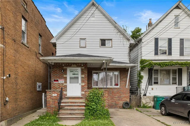$99,000 | 1004 19th Street, Niagara Falls, NY 14301