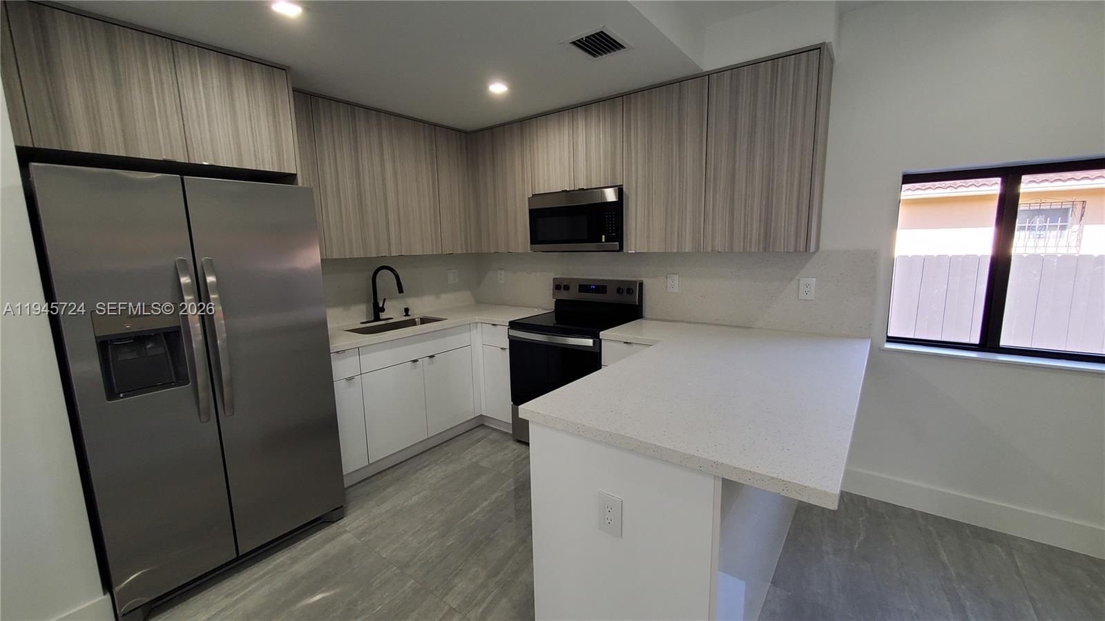 40 Southwest 34th Avenue, Unit B Miami, FL 33135 - Photo 6 of 21