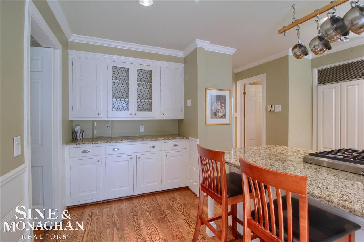 283 Merriweather Road Grosse Pointe Farms, MI 48236 - Photo 8 of 32