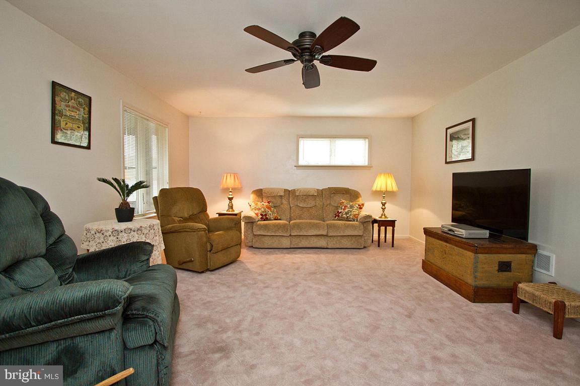 676 Laurel Avenue Lititz, PA 17543 - Photo 11 of 53