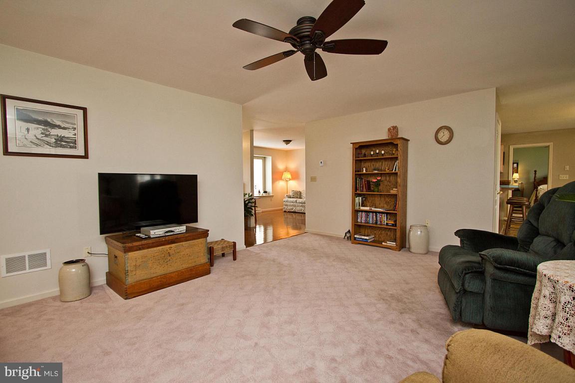 676 Laurel Avenue Lititz, PA 17543 - Photo 12 of 53