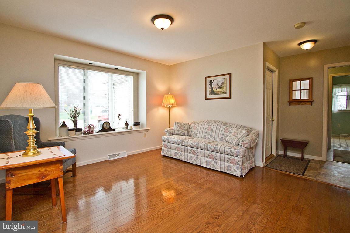 676 Laurel Avenue Lititz, PA 17543 - Photo 14 of 53