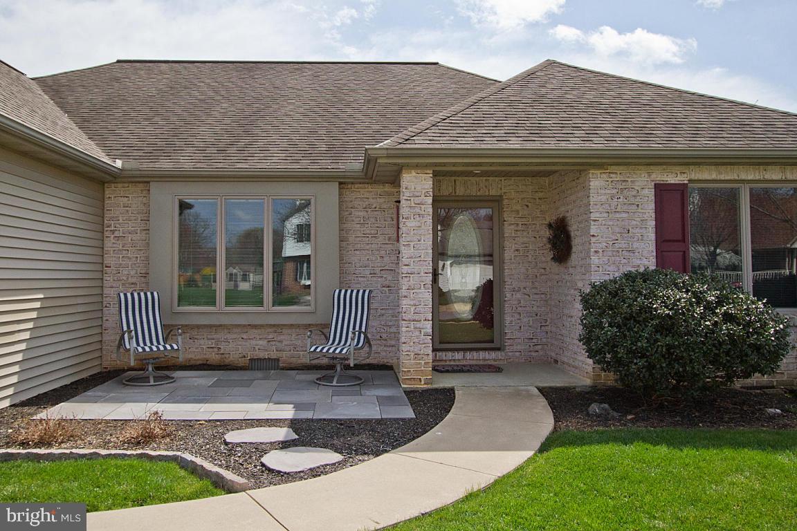 676 Laurel Avenue Lititz, PA 17543 - Photo 4 of 53
