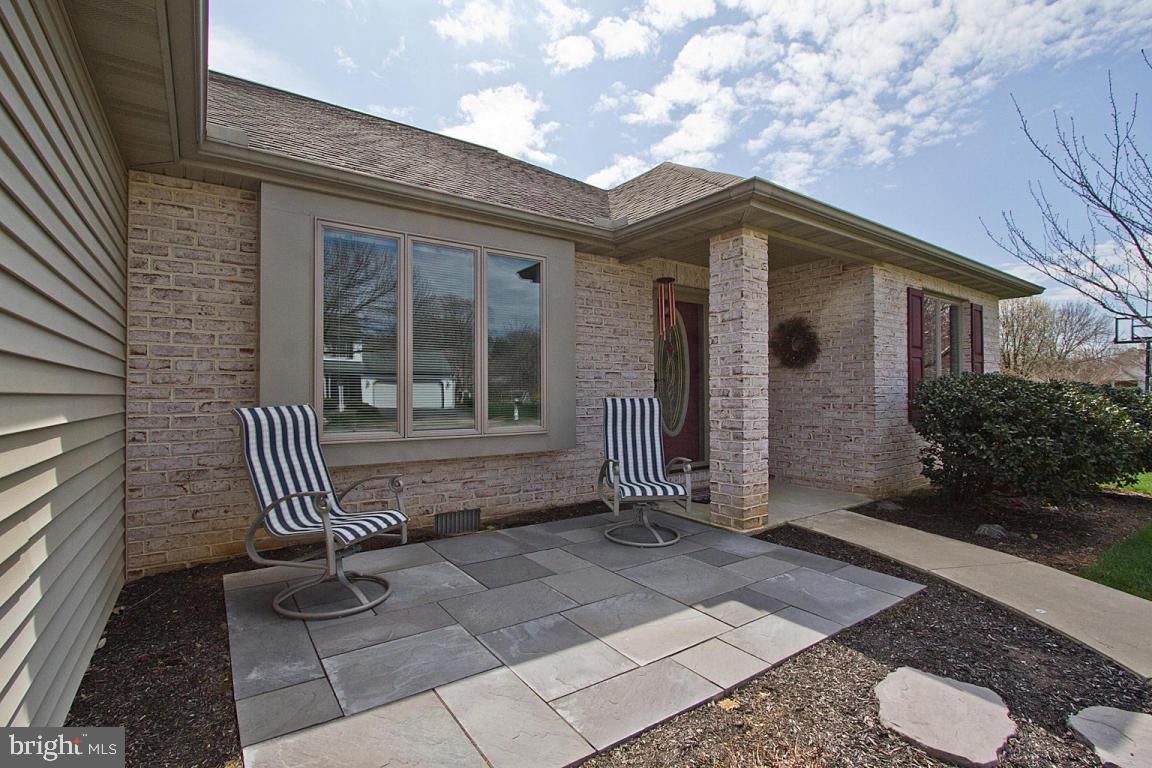 676 Laurel Avenue Lititz, PA 17543 - Photo 5 of 53