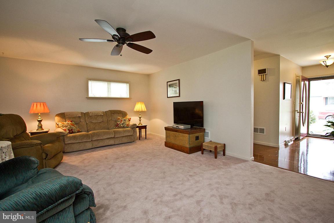 676 Laurel Avenue Lititz, PA 17543 - Photo 8 of 53
