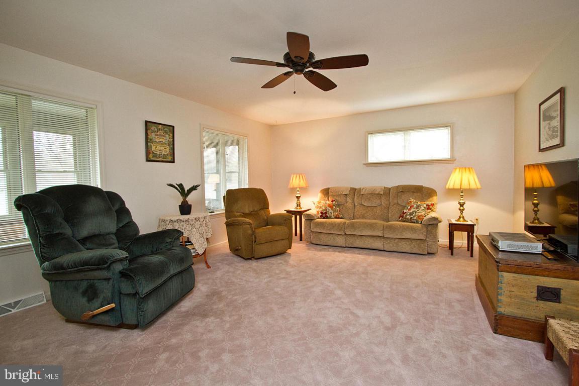 676 Laurel Avenue Lititz, PA 17543 - Photo 9 of 53