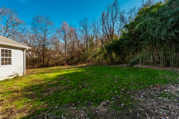 $284,000 | 1218 Locust Street, Westmoreland, TN 37186