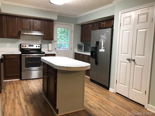 1909 Southridge Lane Fort Mill, SC 29708 - Photo 11 of 32 Gallery Image 11