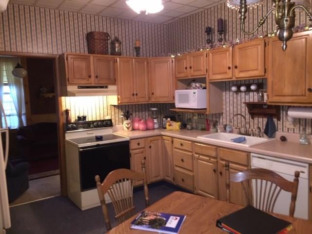 1088 South Lake Road Mercer, PA 16137 - Photo 3 of 18
