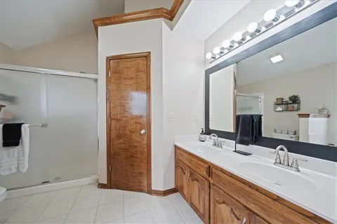 $405,000 | 9400 North Campbell Court, Kansas City, MO 64155