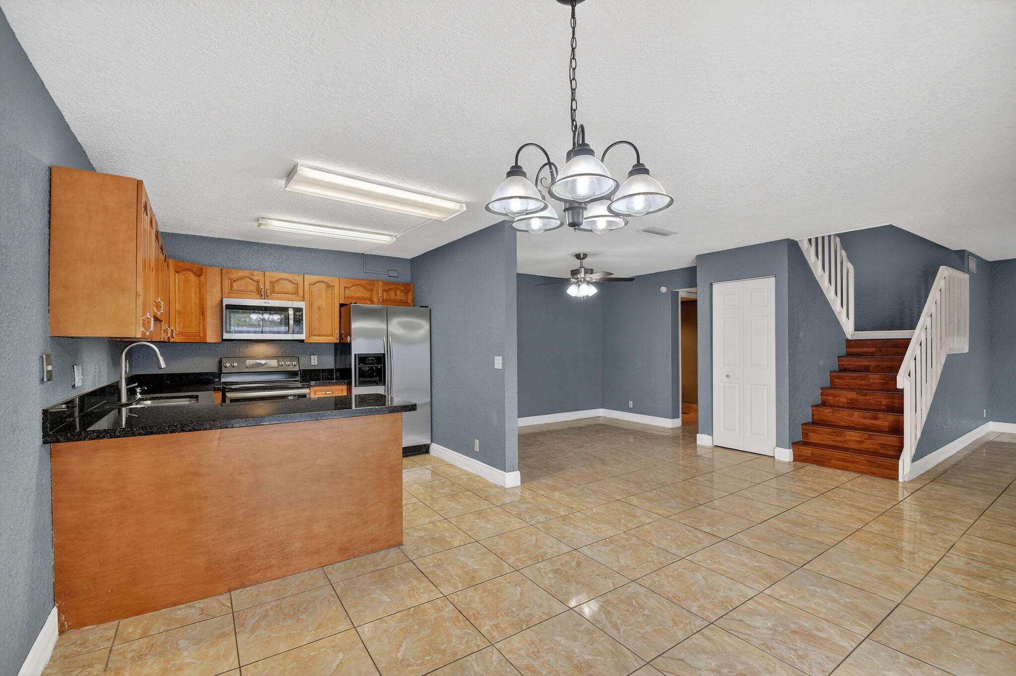 320 Woodland Road Palm Springs, FL 33461 - Photo 12 of 49 13-web-or-mls-DSC_4813