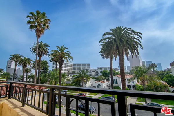 $6,995 | 225 South Hamilton Drive, Unit 304, Beverly Hills, CA 90211