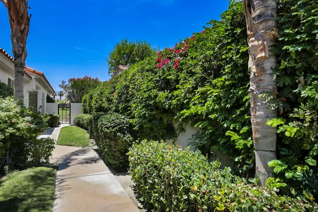 $900,000 | 479 Desert Holly Drive, Palm Desert, CA 92211