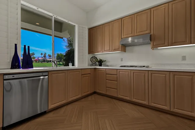 $900,000 | 479 Desert Holly Drive, Palm Desert, CA 92211