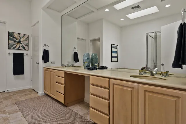 $900,000 | 479 Desert Holly Drive, Palm Desert, CA 92211