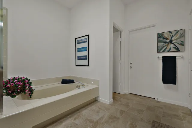 $900,000 | 479 Desert Holly Drive, Palm Desert, CA 92211