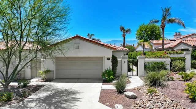 $900,000 | 479 Desert Holly Drive, Palm Desert, CA 92211