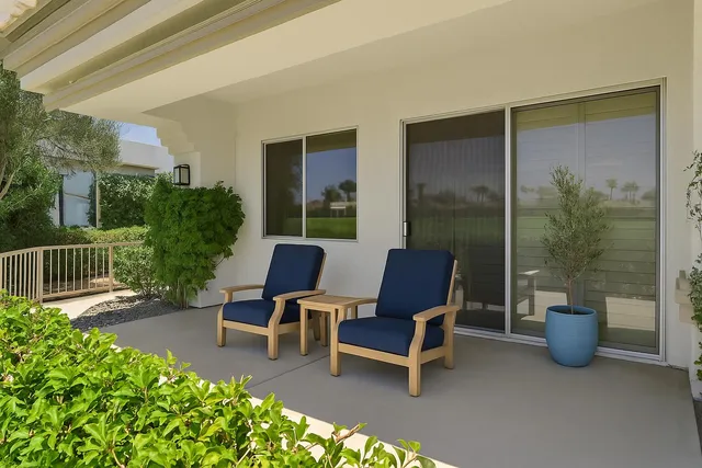 $900,000 | 479 Desert Holly Drive, Palm Desert, CA 92211