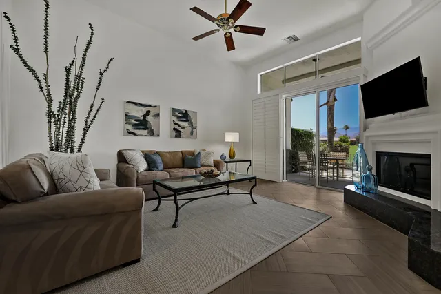 $900,000 | 479 Desert Holly Drive, Palm Desert, CA 92211