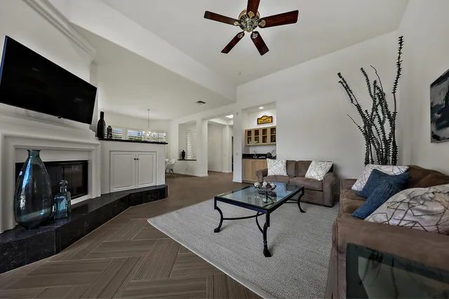 $900,000 | 479 Desert Holly Drive, Palm Desert, CA 92211