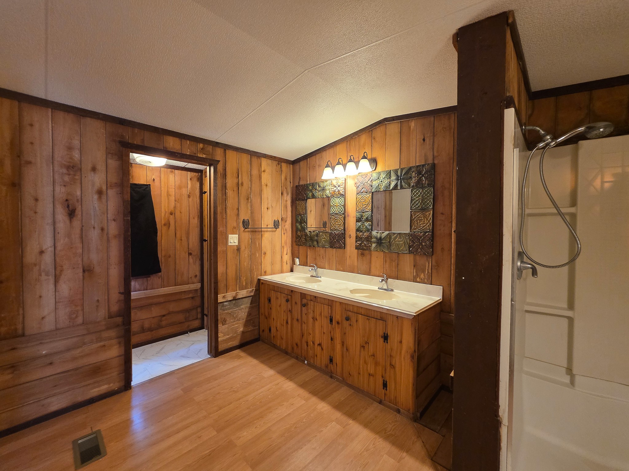 344 Holmes Road Onalaska, TX 77360 - Photo 19 of 25 309 Holmes Primary bathroom