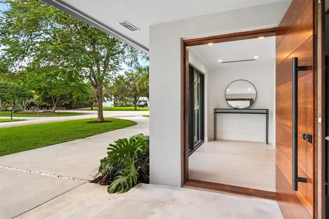 $14,000 | 7291 Southwest 129th Street, Pinecrest, FL 33156