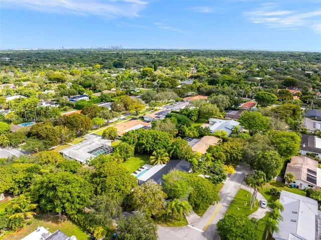 $14,000 | 7291 Southwest 129th Street, Pinecrest, FL 33156