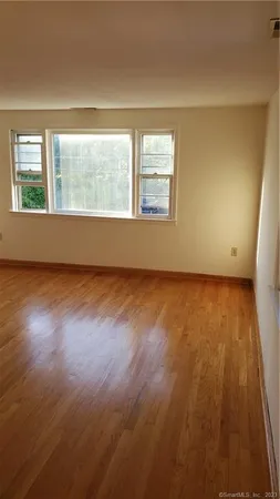 $2,200 | 38 Landin Street, Unit 2, Woodbridge, CT 06525